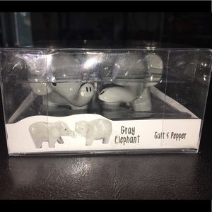 🐘🧂 salt & pepper shakers